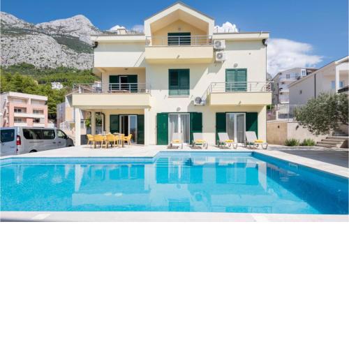 Awesome home in Makarska with Outdoor swimming pool and 3 Bedrooms