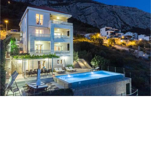 Awesome home in Makarska with WiFi, Outdoor swimming pool and Heated swimming pool