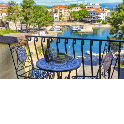 Awesome Home In Malinska With 5 Bedrooms, Wifi And Outdoor Swimming Pool