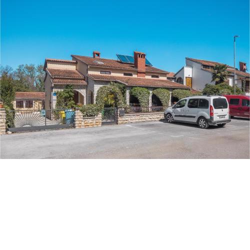 Awesome Home In Porec With Wifi