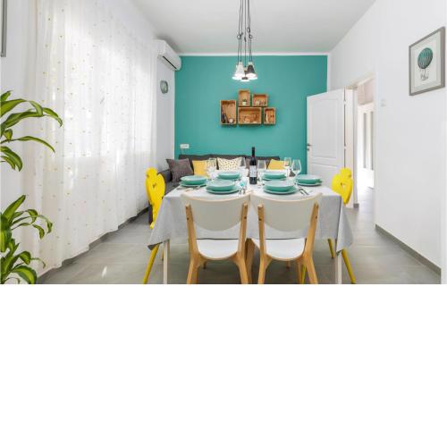 Awesome home in Pula with 3 Bedrooms and WiFi
