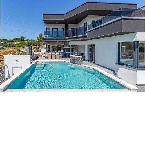 Awesome Home In Pula With 3 Bedrooms, Jacuzzi And Outdoor Swimming Pool