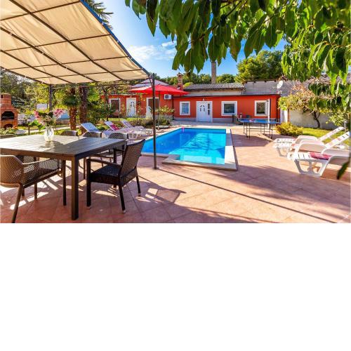 Awesome Home In Pula With 4 Bedrooms, Wifi And Outdoor Swimming Pool