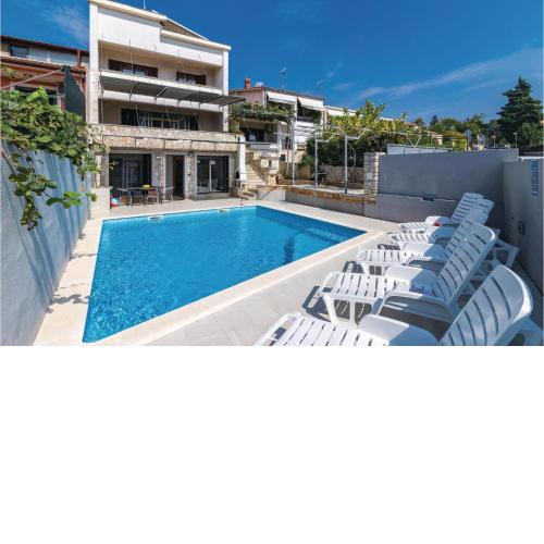 Awesome Home In Pula With Jacuzzi, Sauna And Outdoor Swimming Pool