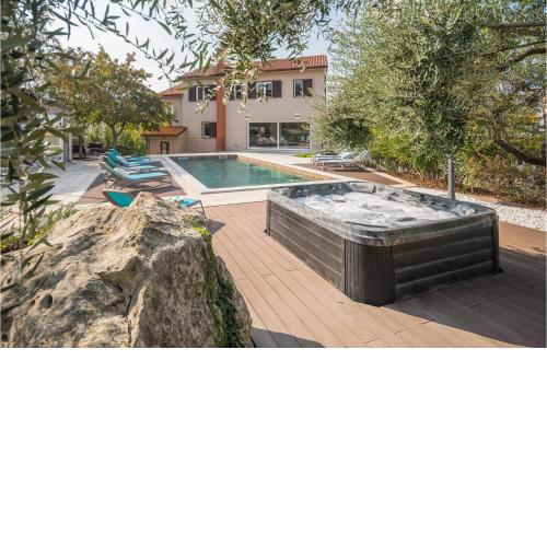 Awesome Home In Pula With Outdoor Swimming Pool, Sauna And 4 Bedrooms
