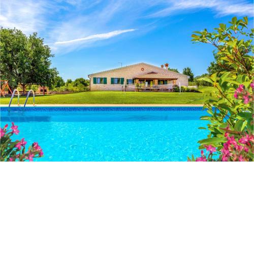 Awesome home in Rovinj with 4 Bedrooms, WiFi and Outdoor swimming pool