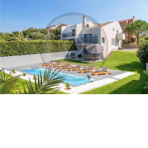 Awesome Home In Silo With 3 Bedrooms, Wifi And Swimming Pool