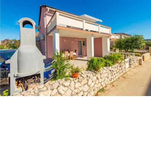Awesome home in Vir with WiFi and 2 Bedrooms