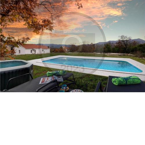 Awesome Home In Zavojane With Outdoor Swimming Pool, 3 Bedrooms And Wifi