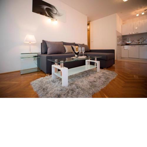 Beach Zenta Apartments