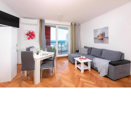 Beachfront Apartment Zeljko