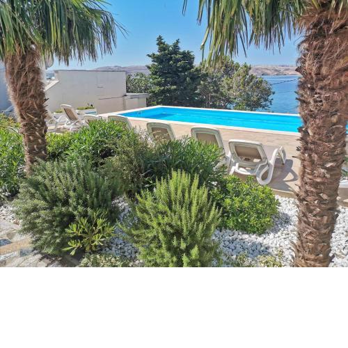 Beachfront Apartments Anita with heated Pool