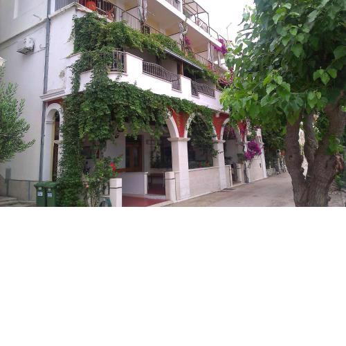 Beachfront Apartments SINAJKO