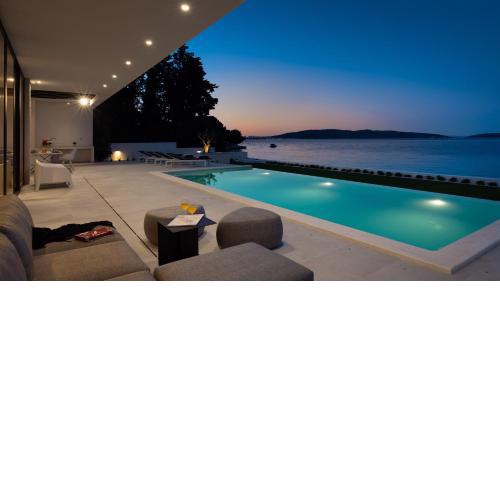 Beachfront Villa The View with Pool