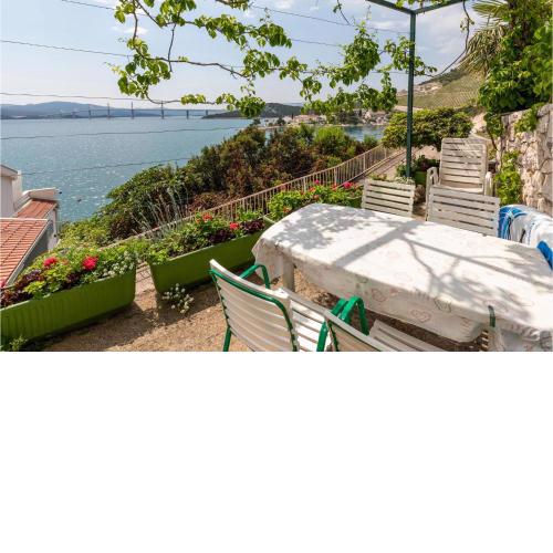 Beautiful apartment in Klek with