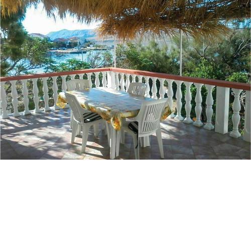 Beautiful apartment in Kustici with 3 Bedrooms and WiFi