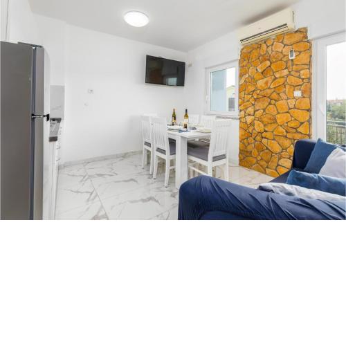 Beautiful apartment in Medulin with 3 Bedrooms and WiFi