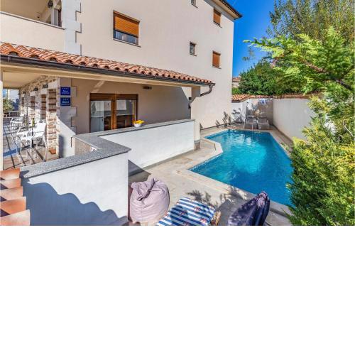 Beautiful apartment in Medulin with Outdoor swimming pool, WiFi and 1 Bedrooms