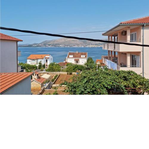 Beautiful apartment in Okrug Gornji with 2 Bedrooms