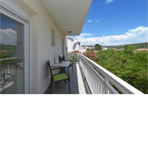 Beautiful apartment in Okrug Gornji with WiFi and 1 Bedrooms