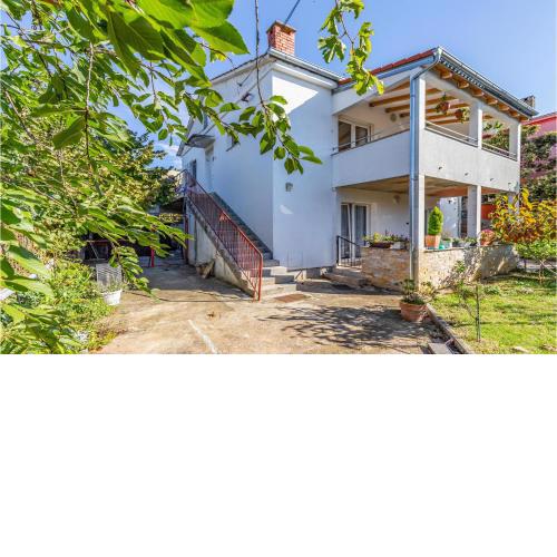 Beautiful apartment in Pula with 2 Bedrooms and WiFi