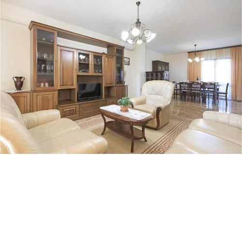 Beautiful apartment in Pula with 4 Bedrooms and WiFi