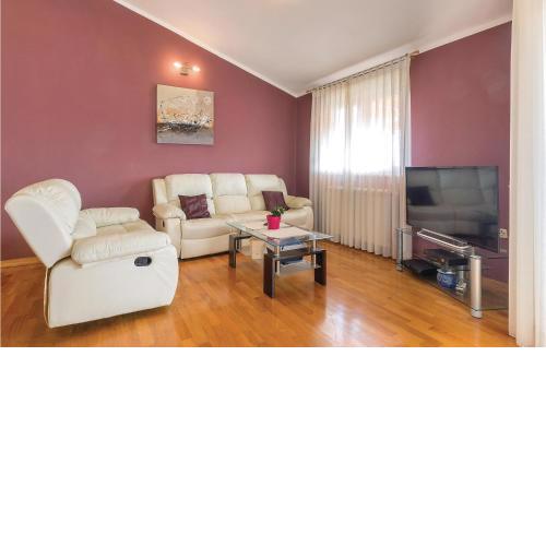 Beautiful apartment in Pula with 4 Bedrooms and WiFi