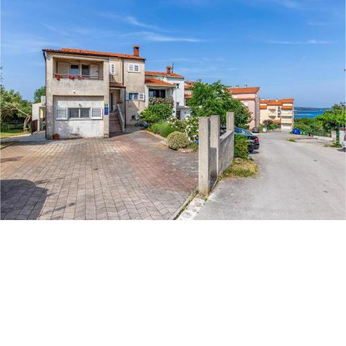 Beautiful apartment in Pula with WiFi