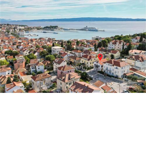 Beautiful apartment in Split with 3 Bedrooms and WiFi