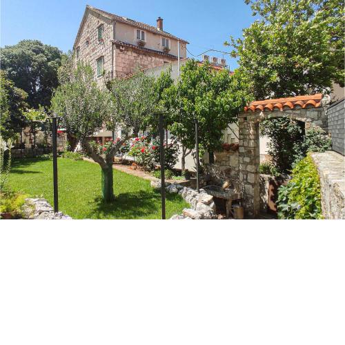 Beautiful apartment in Split with 3 Bedrooms