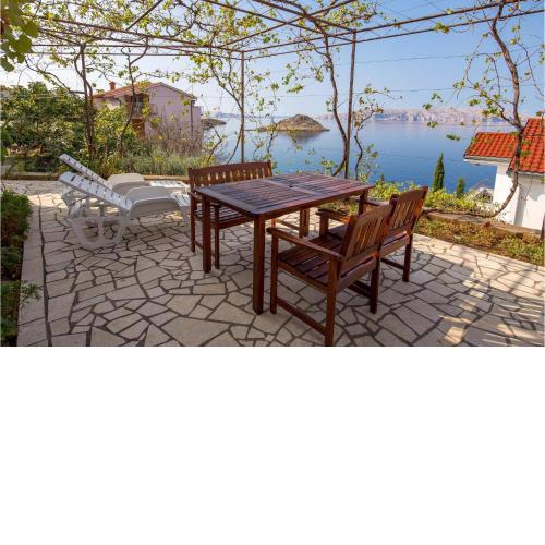 Beautiful apartment in Sv,Juraj with 2 Bedrooms and WiFi