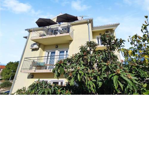Beautiful apartment in Vodice with Jacuzzi, 1 Bedrooms and WiFi