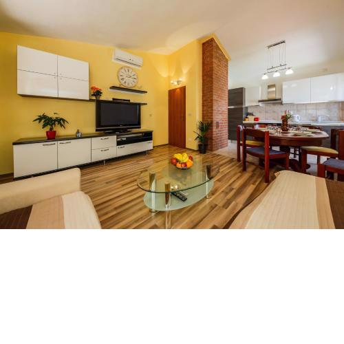 Beautiful apartment near the sea