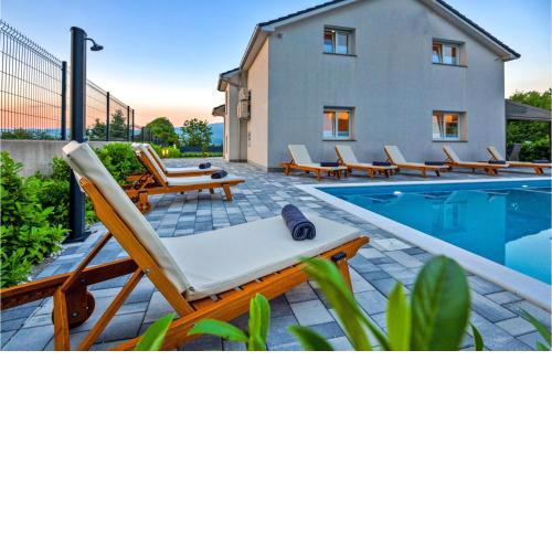 Beautiful home in Kosute with 4 Bedrooms, Sauna and WiFi