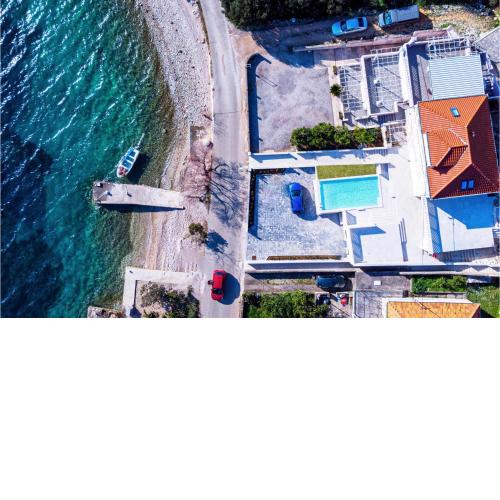 Beautiful Home In Kuciste With 4 Bedrooms, Wifi And Outdoor Swimming Pool