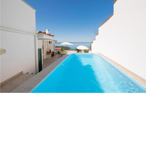Beautiful Home In Makarska With 3 Bedrooms, Wifi And Private Swimming Pool