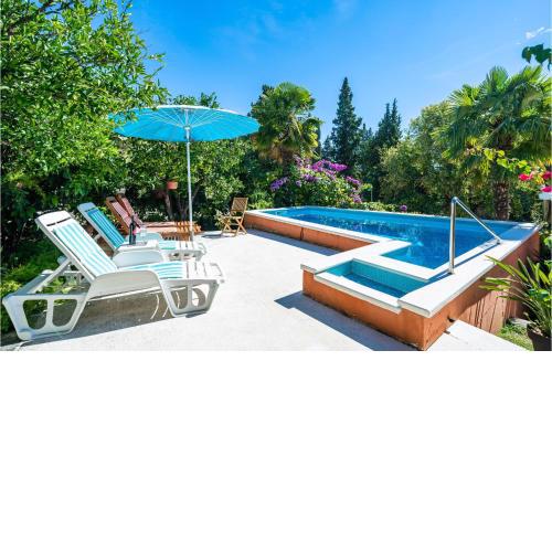 Beautiful home in Mlini with Outdoor swimming pool and 4 Bedrooms
