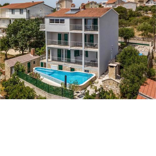 Beautiful Home In Okrug Gornji With Outdoor Swimming Pool, Sauna And 5 Bedrooms