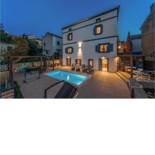 Beautiful Home In Omisalj With Sauna, Wifi And Outdoor Swimming Pool