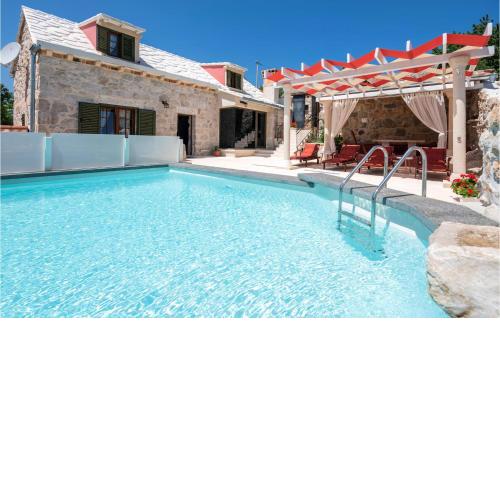 Beautiful Home In Podbablje Gornje With Wifi, Private Swimming Pool And Outdoor Swimming Pool