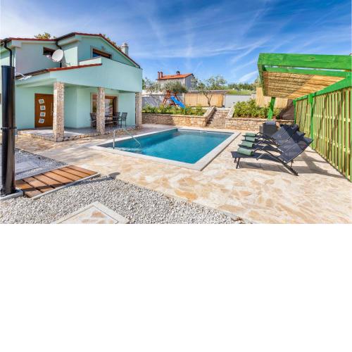 Beautiful home in Pula with 2 Bedrooms, WiFi and Outdoor swimming pool