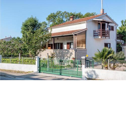 Beautiful home in Pula with 3 Bedrooms and WiFi