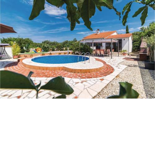 Beautiful Home In Pula With 3 Bedrooms, Wifi And Outdoor Swimming Pool