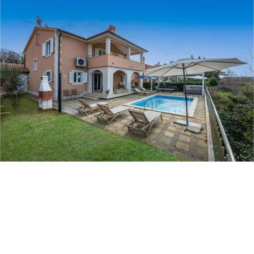 Beautiful home in Pula with Outdoor swimming pool, Jacuzzi and 4 Bedrooms