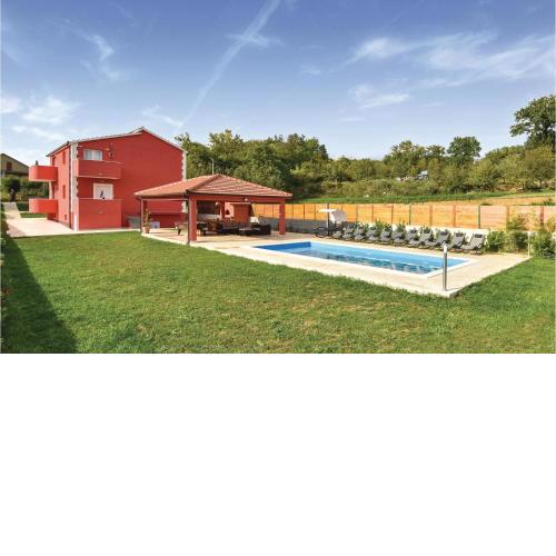 Beautiful Home In Rumin With 5 Bedrooms, Jacuzzi And Wifi