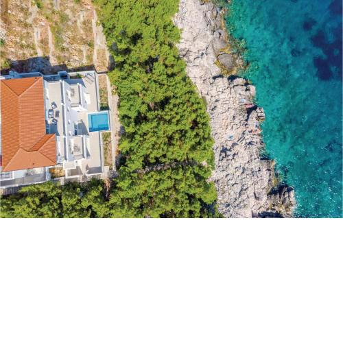 Beautiful home in Smokvica w/ Outdoor swimming pool and 5 Bedrooms