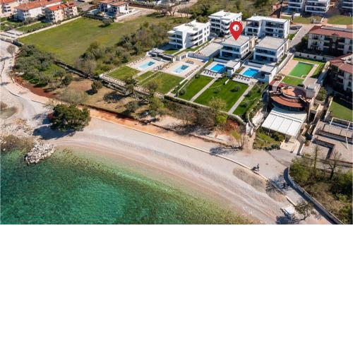 Beautiful home in Zidarici with 6 Bedrooms, WiFi and Outdoor swimming pool