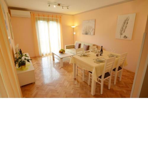 Bernardo Apartment