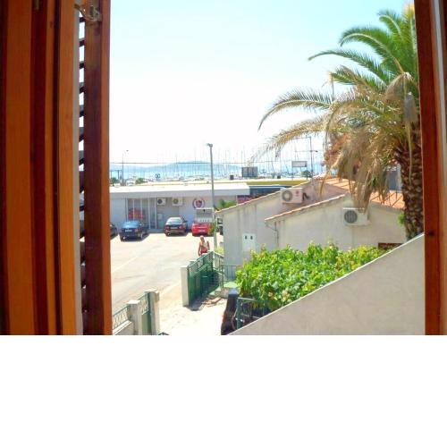 Best location in Vodice w the sea view apt No 2
