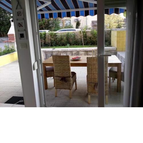 Blue 4* Apt Close to Center & Free Street Parking